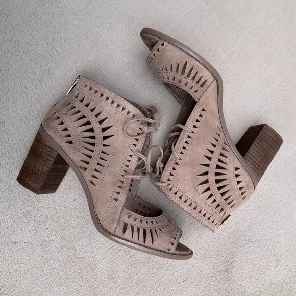 Vince Camuto Tarita Suede Leather Mesh Peep Toe Ankle Booties Sz8 - Picture 11 of 15